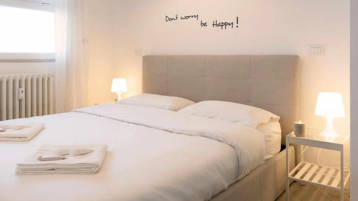 Apartment Loft In Villa Romana Desenzano del Garda Italy